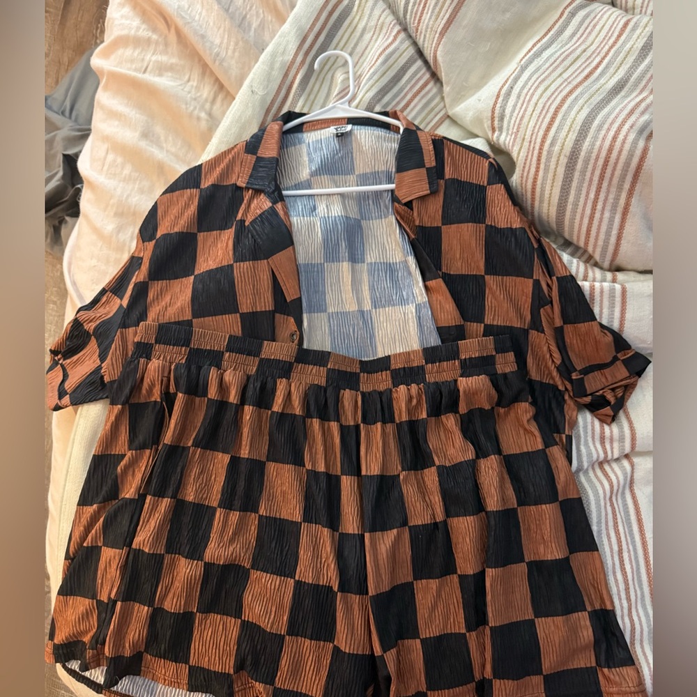 High Waist Checkered Shorts - Black and Brown